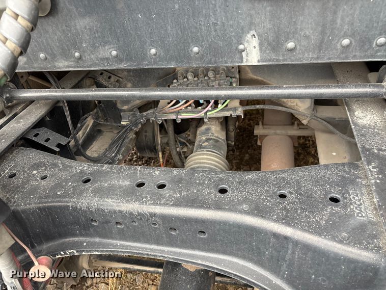 image for item DU2552 2018 Kenworth T680 semi truck