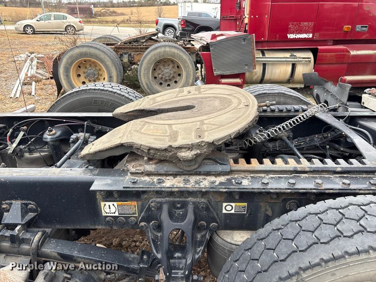 image for item DU2552 2018 Kenworth T680 semi truck