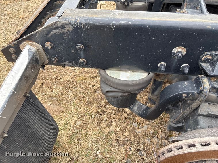 image for item DU2552 2018 Kenworth T680 semi truck