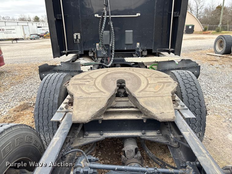 image for item DU2552 2018 Kenworth T680 semi truck