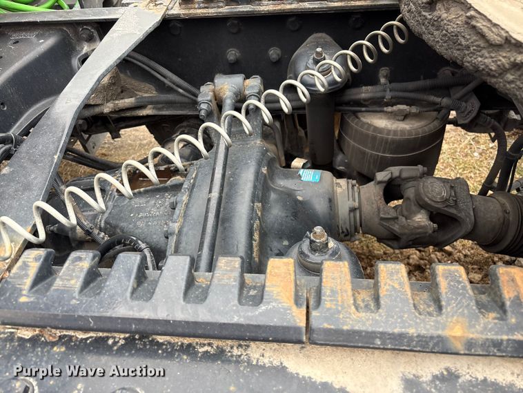 image for item DU2552 2018 Kenworth T680 semi truck