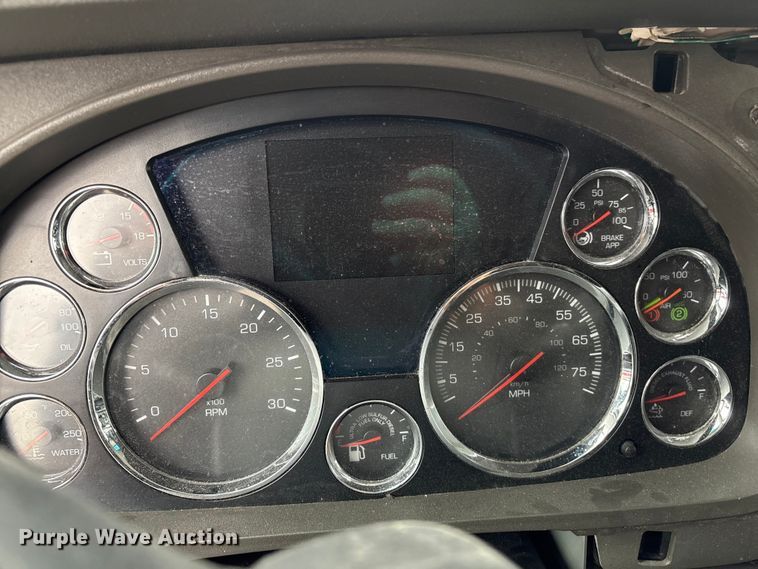 image for item DU2552 2018 Kenworth T680 semi truck