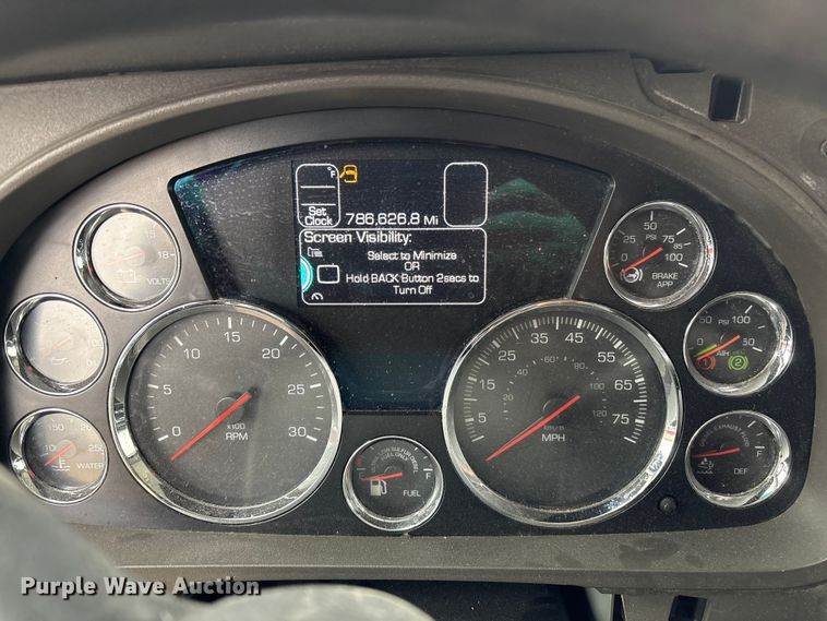 image for item DU2552 2018 Kenworth T680 semi truck