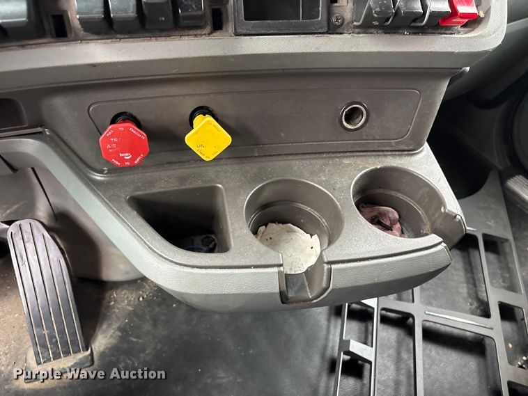 image for item DU2552 2018 Kenworth T680 semi truck