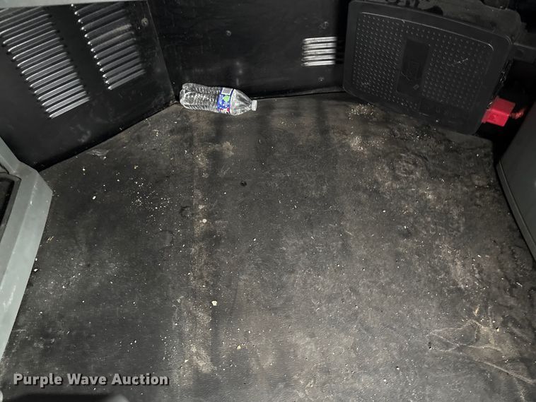 image for item DU2552 2018 Kenworth T680 semi truck