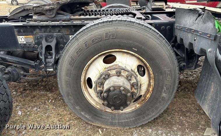 image for item DU2552 2018 Kenworth T680 semi truck