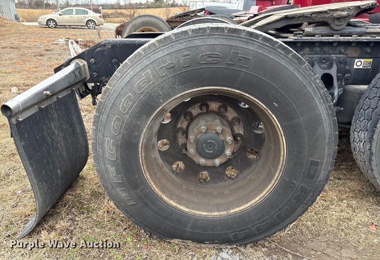 image for item DU2552 2018 Kenworth T680 semi truck