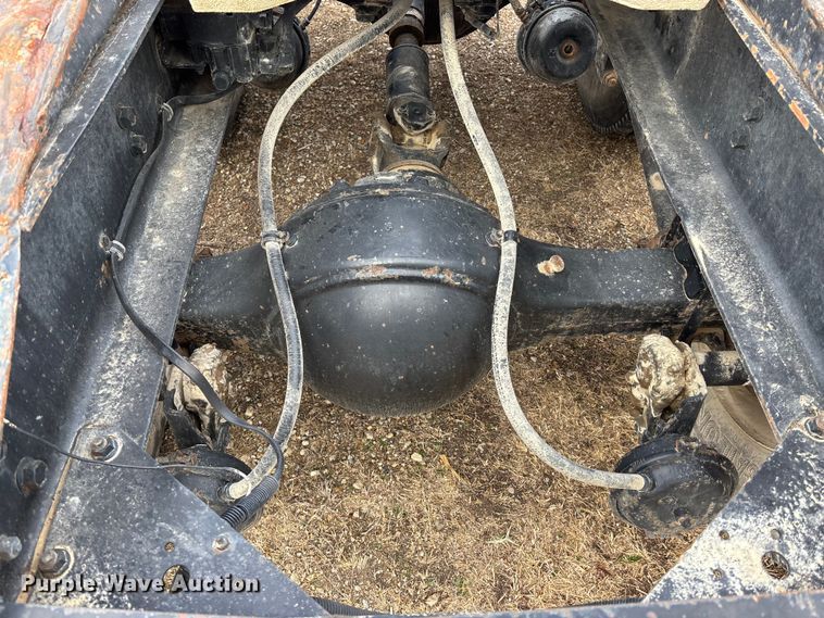 image for item EA4505 1996 International F8200 semi truck