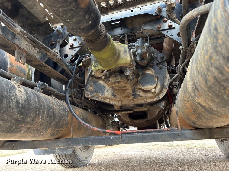 image for item EA4505 1996 International F8200 semi truck