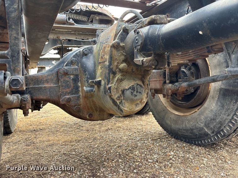 image for item EA4505 1996 International F8200 semi truck