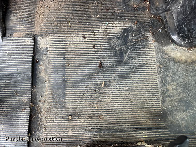 image for item EA4505 1996 International F8200 semi truck