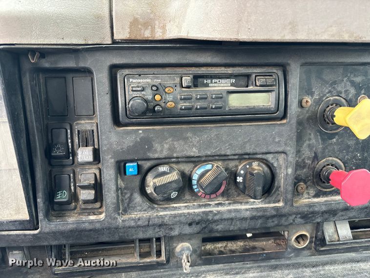 image for item EA4505 1996 International F8200 semi truck