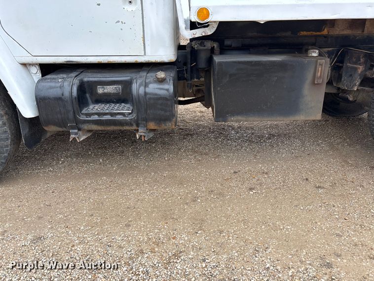 image for item EA4507 1986 International 1954 dump truck