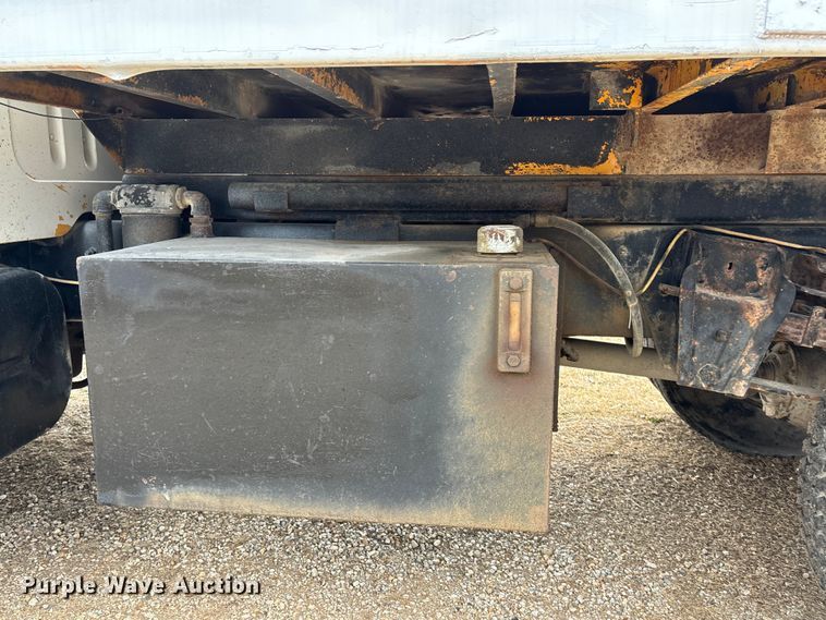 image for item EA4507 1986 International 1954 dump truck