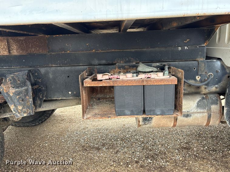 image for item EA4507 1986 International 1954 dump truck