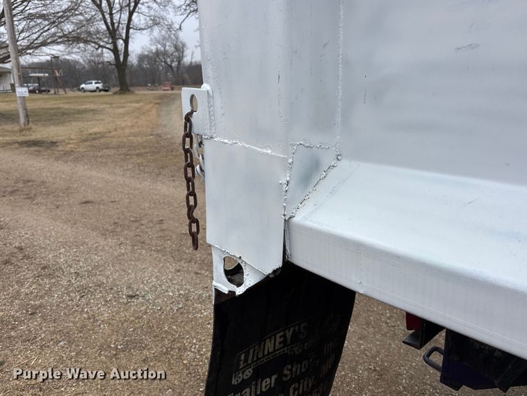 image for item EA4507 1986 International 1954 dump truck