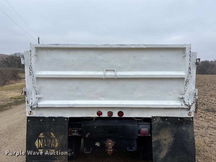 image for item EA4507 1986 International 1954 dump truck