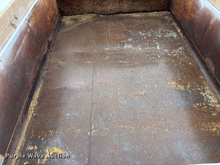 image for item EA4507 1986 International 1954 dump truck