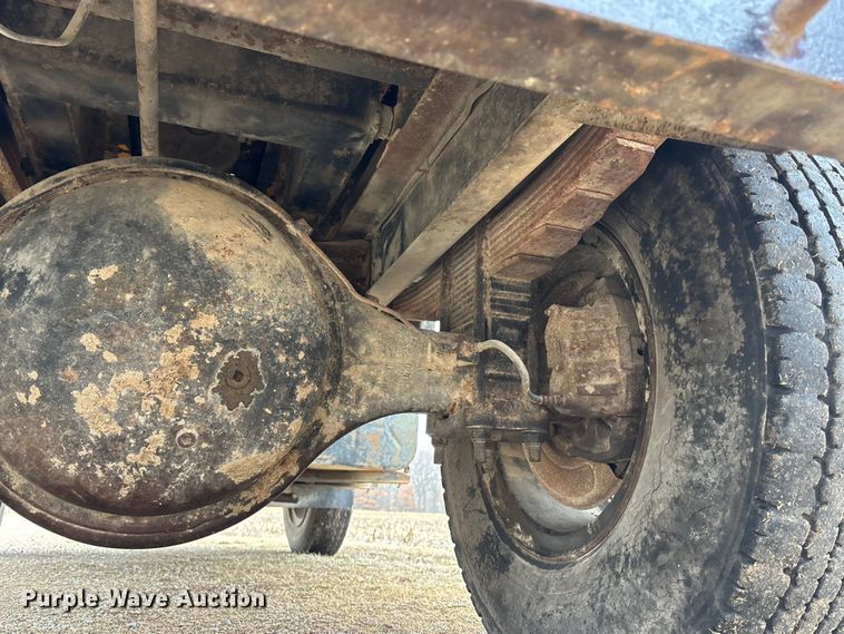 image for item EA4507 1986 International 1954 dump truck