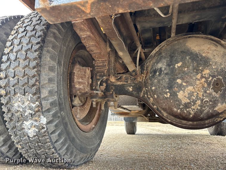 image for item EA4507 1986 International 1954 dump truck