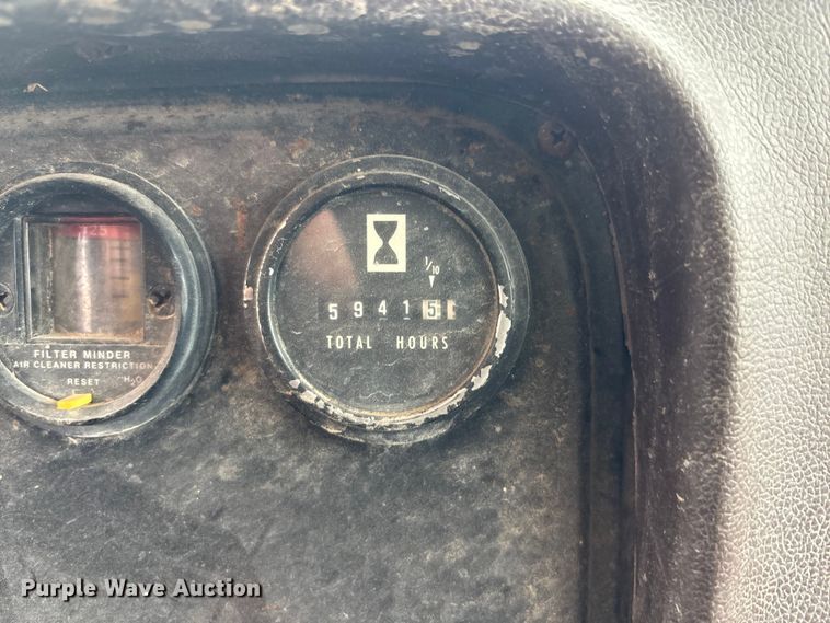 image for item EA4507 1986 International 1954 dump truck