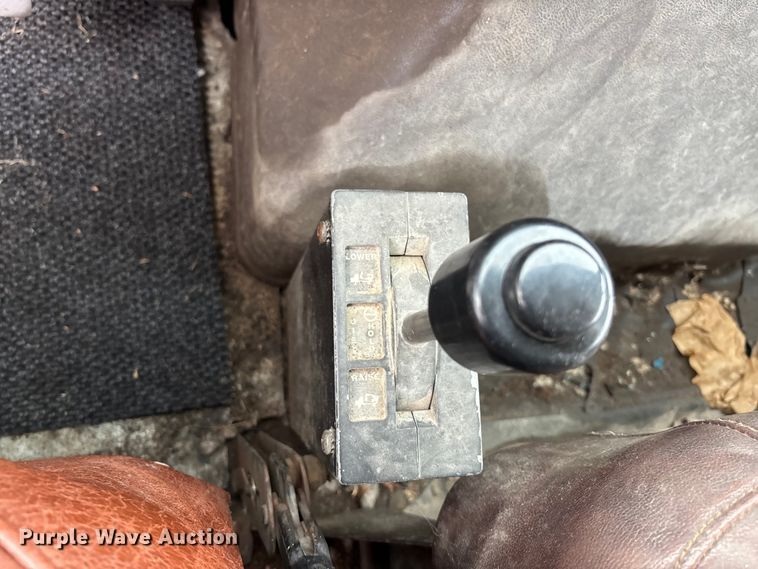 image for item EA4507 1986 International 1954 dump truck