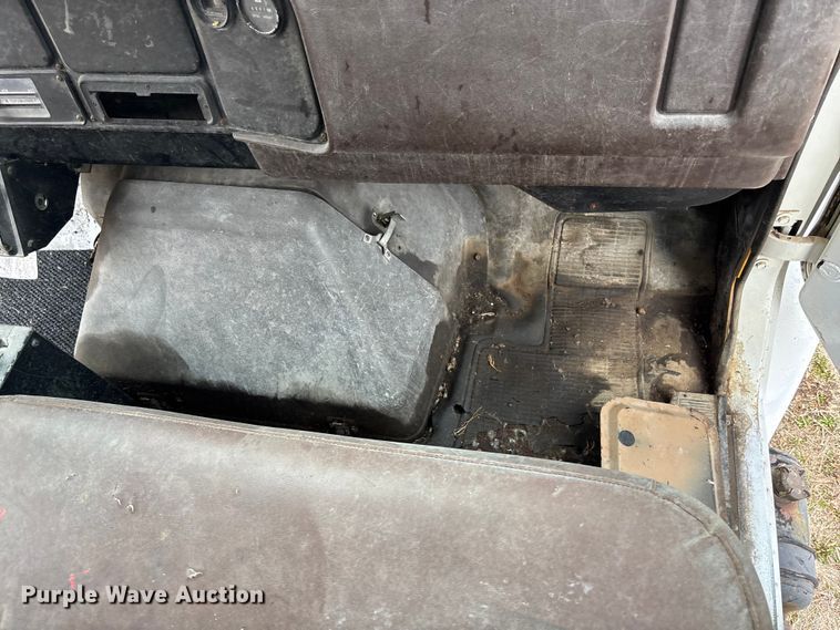 image for item EA4507 1986 International 1954 dump truck