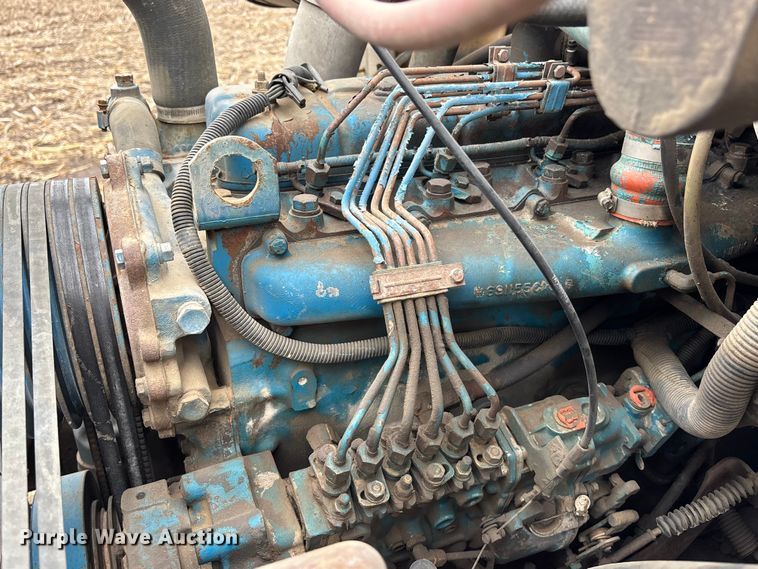 image for item EA4507 1986 International 1954 dump truck