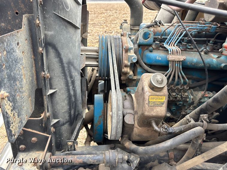 image for item EA4507 1986 International 1954 dump truck