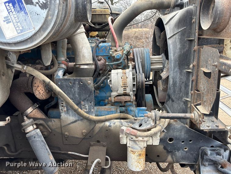 image for item EA4507 1986 International 1954 dump truck