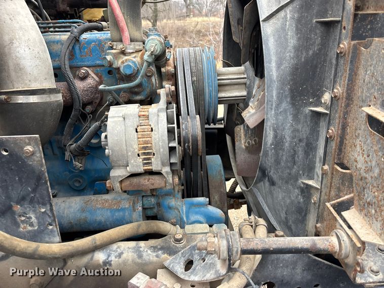 image for item EA4507 1986 International 1954 dump truck