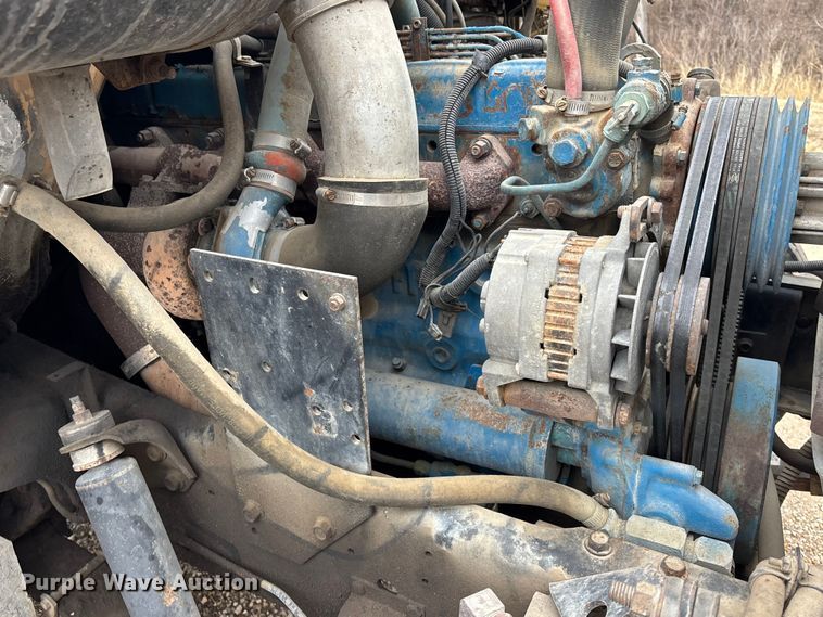 image for item EA4507 1986 International 1954 dump truck