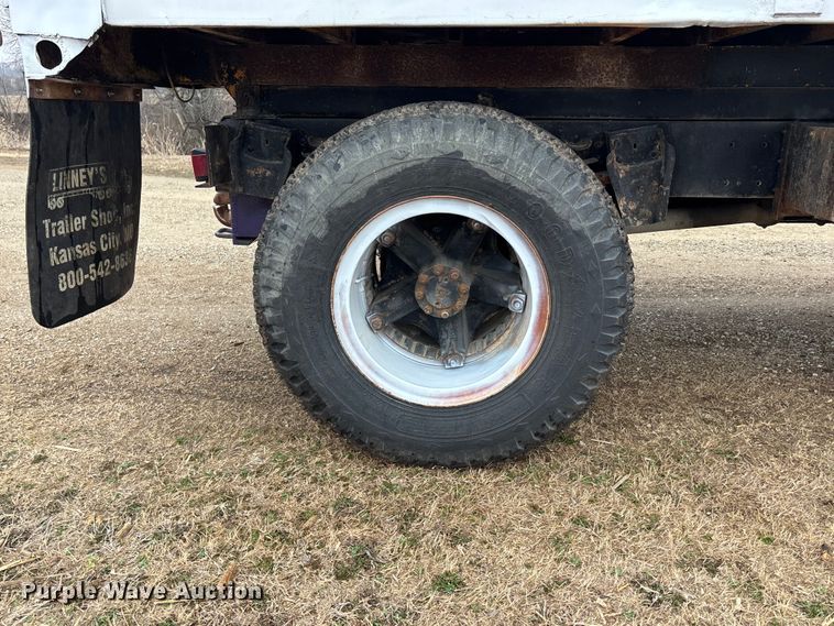 image for item EA4507 1986 International 1954 dump truck