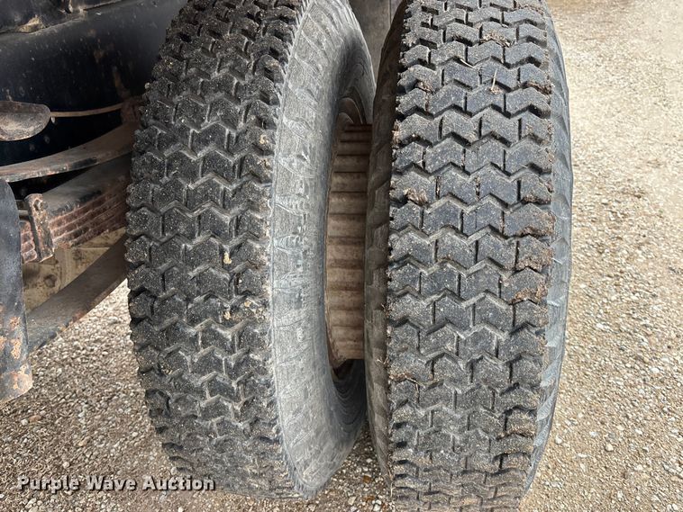 image for item EA4507 1986 International 1954 dump truck