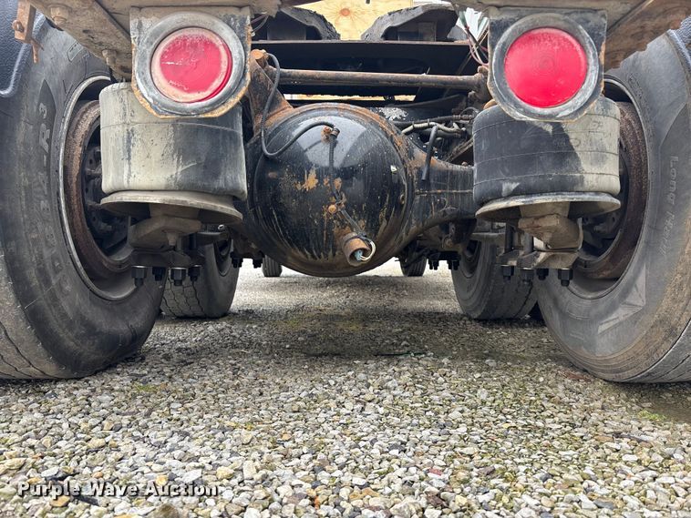 image for item EA4509 2004 Western Star 4900 semi truck