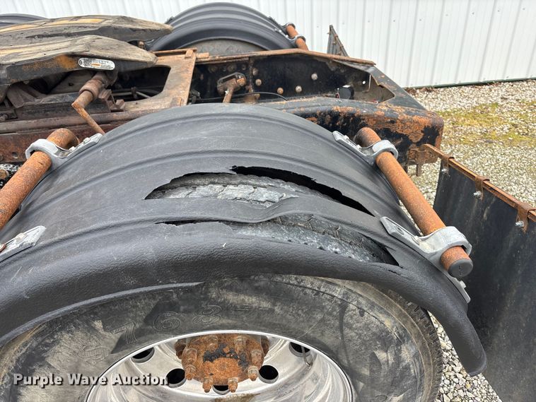 image for item EA4509 2004 Western Star 4900 semi truck