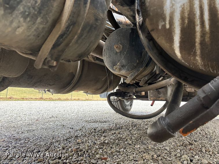 image for item EA4509 2004 Western Star 4900 semi truck