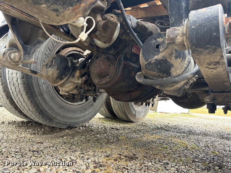 image for item EA4509 2004 Western Star 4900 semi truck