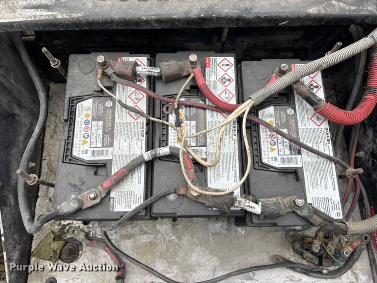 image for item EA4509 2004 Western Star 4900 semi truck