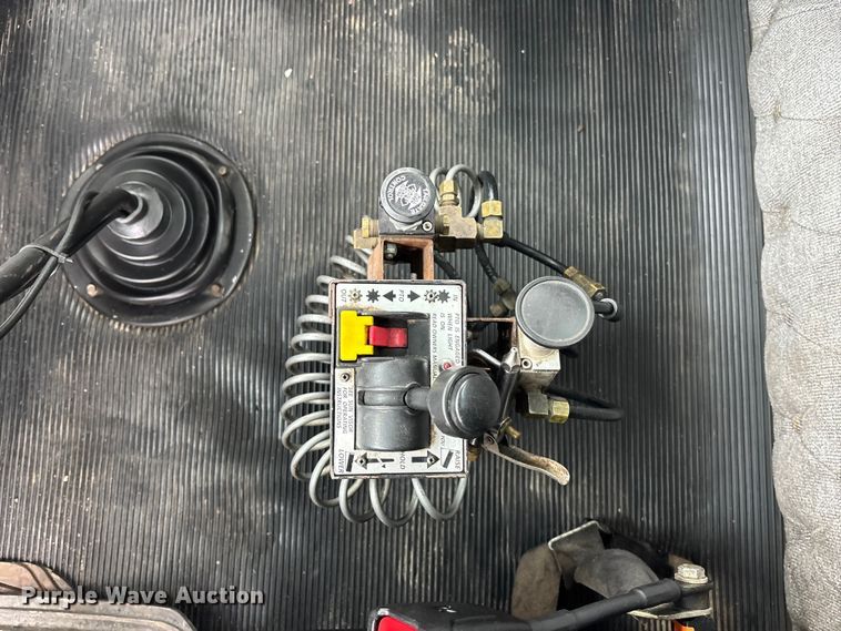 image for item EA4509 2004 Western Star 4900 semi truck