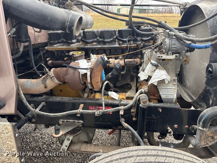 image for item EA4509 2004 Western Star 4900 semi truck