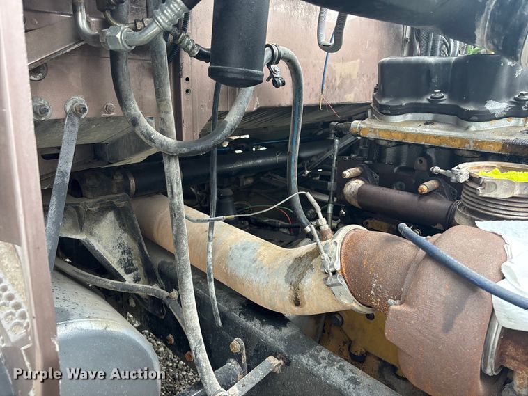 image for item EA4509 2004 Western Star 4900 semi truck