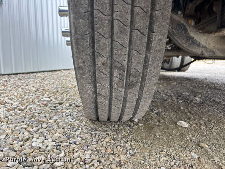 image for item EA4509 2004 Western Star 4900 semi truck