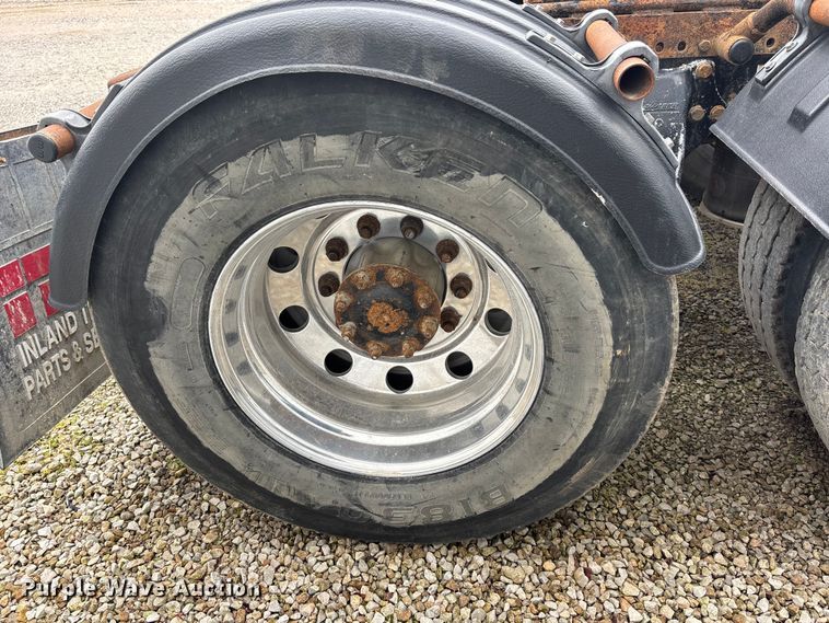 image for item EA4509 2004 Western Star 4900 semi truck