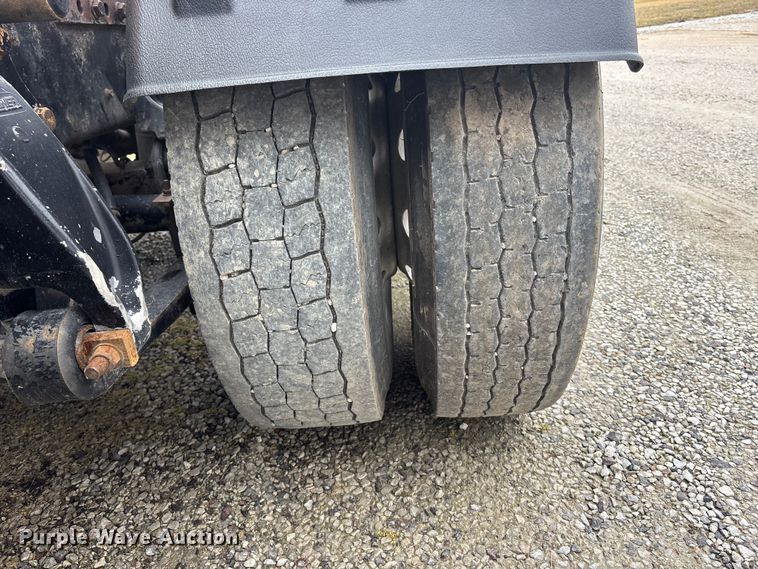 image for item EA4509 2004 Western Star 4900 semi truck