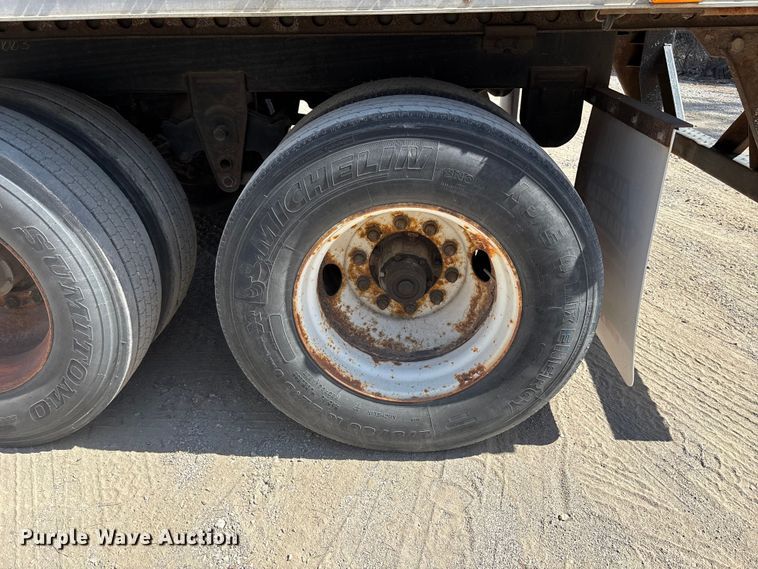 image for item EA4602 2001 Trailmobile dry van trailer