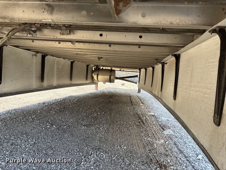 image for item EA4621 2019 Utility VS2RA refrigerated van trailer