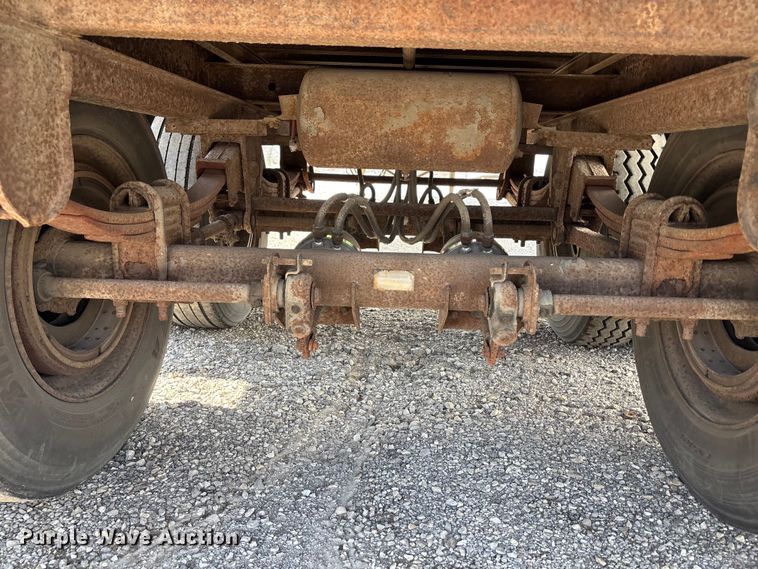 image for item EA4633 1997 Wabash dry van trailer