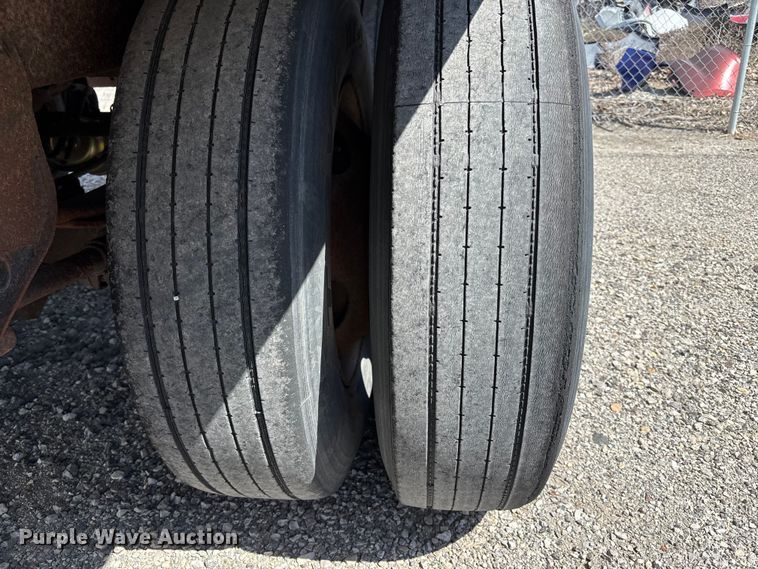 image for item EA4633 1997 Wabash dry van trailer