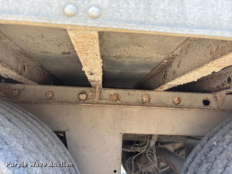 image for item EA4637 2016 Utility  VS2RA refrigerated van trailer